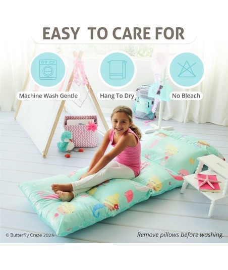 Morska poszwa na poduszki Butterfly Craze King Size rozłożona na podłodze